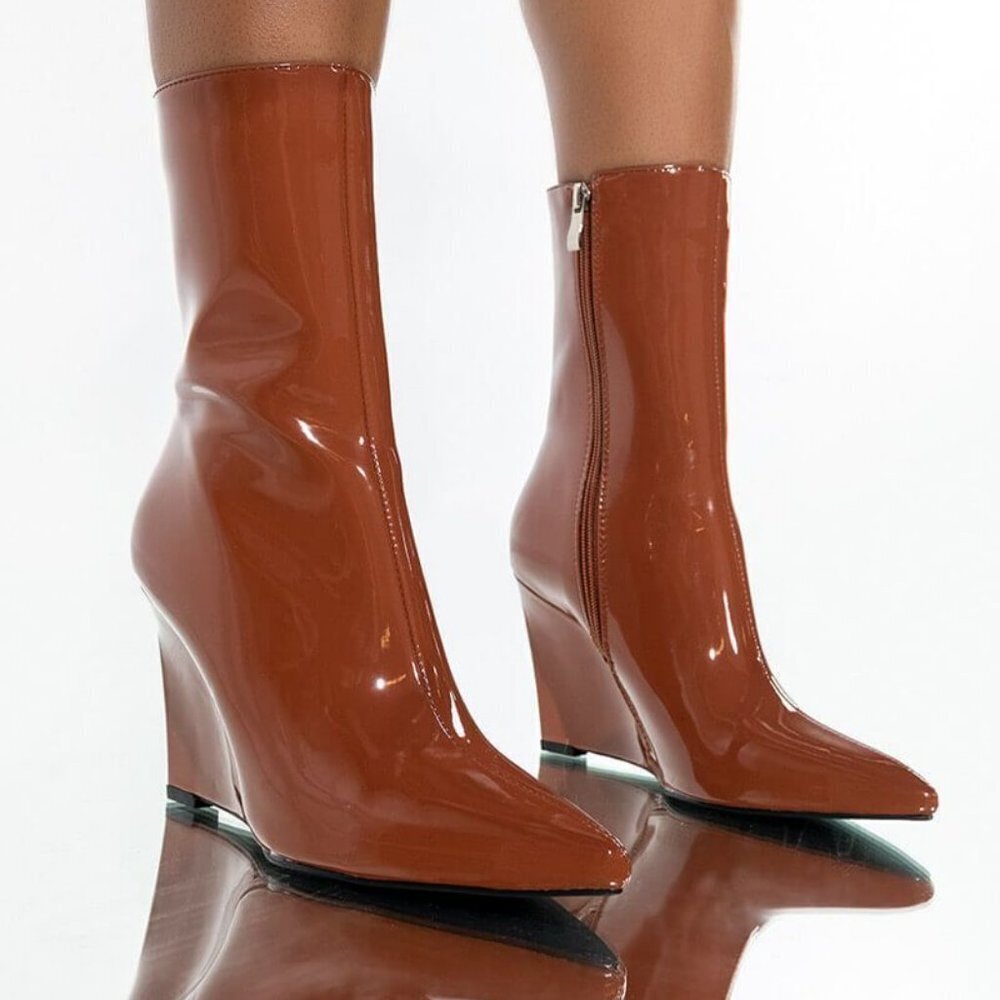 AZALEA WANG STACKED UP WEDGE BOOTIE IN CARAMEL